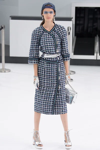 Look 19